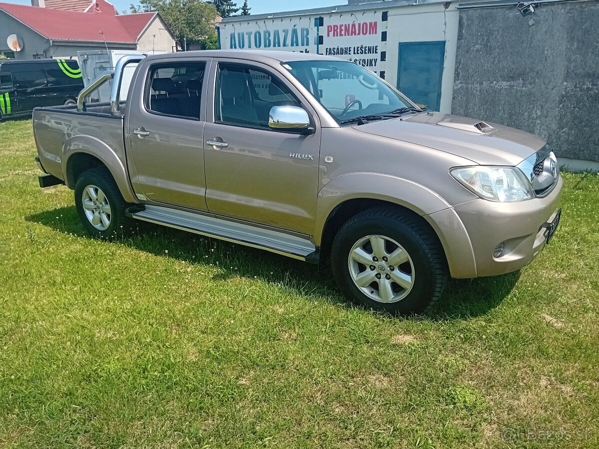 Toyota Hilux DC 3.0 I D-4D Sol A/T   2011