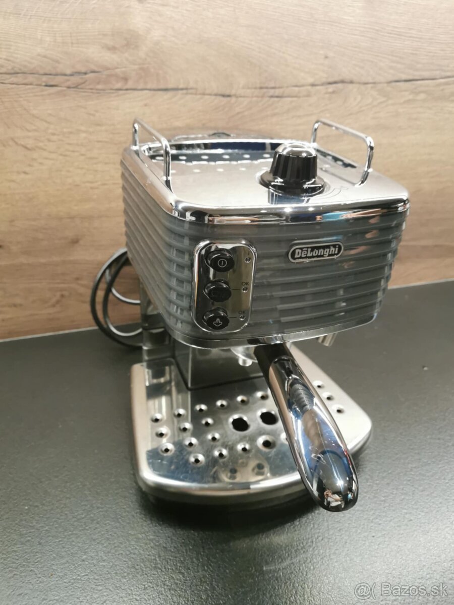 Delonghi kavovar