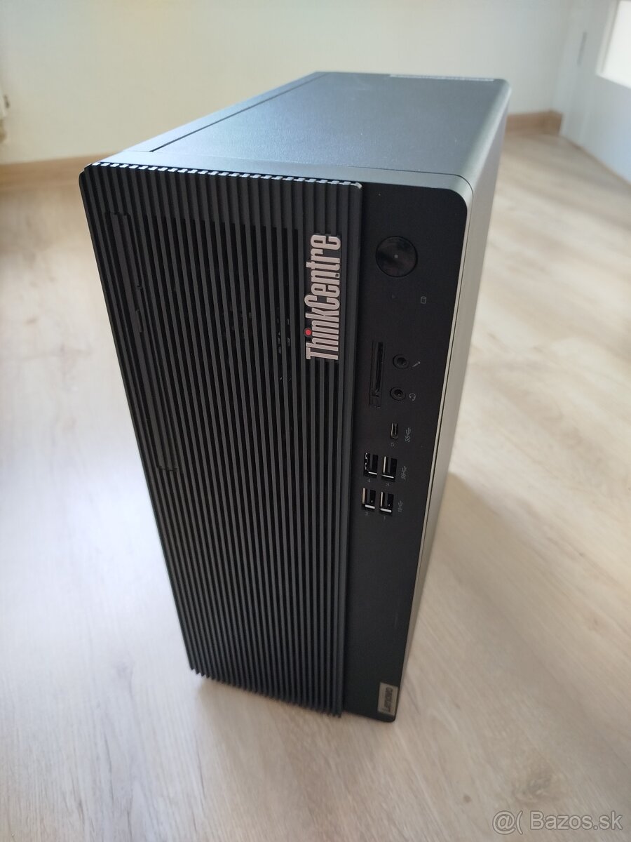 Lenovo / AMD RYZEN 3 / 16GB RAM / 256GB m.2 / Windows 11