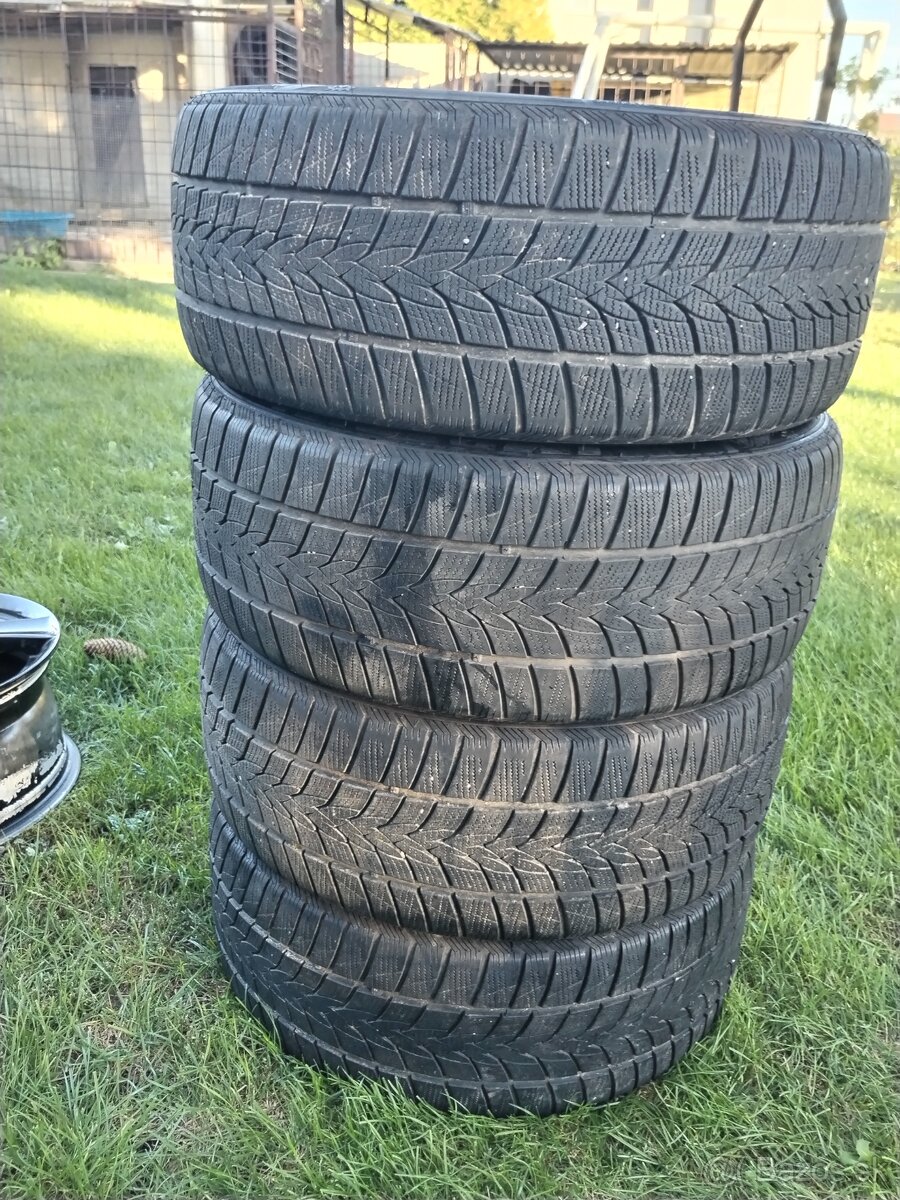 Predam zimné pneumatiky Imperial 225/45R17 94v