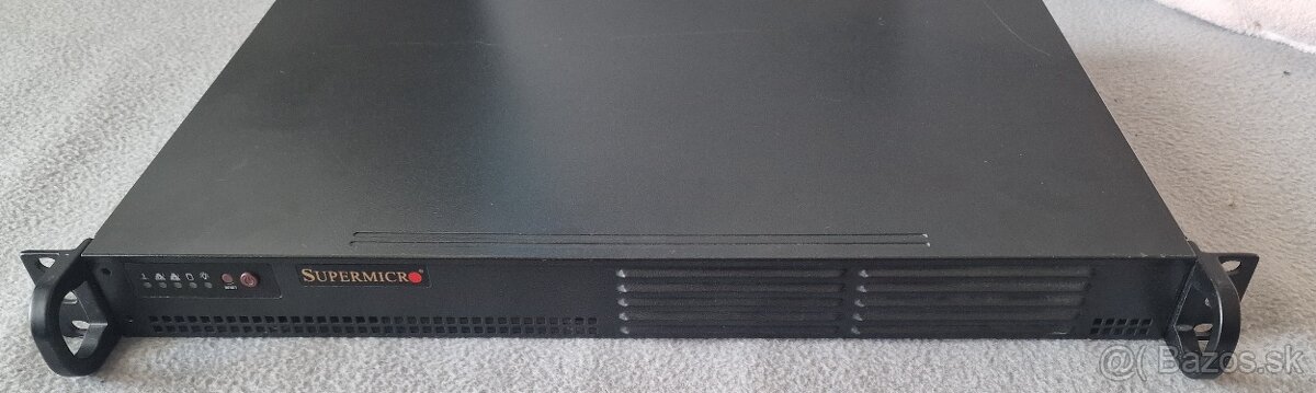 Server Supermicro X7SPA