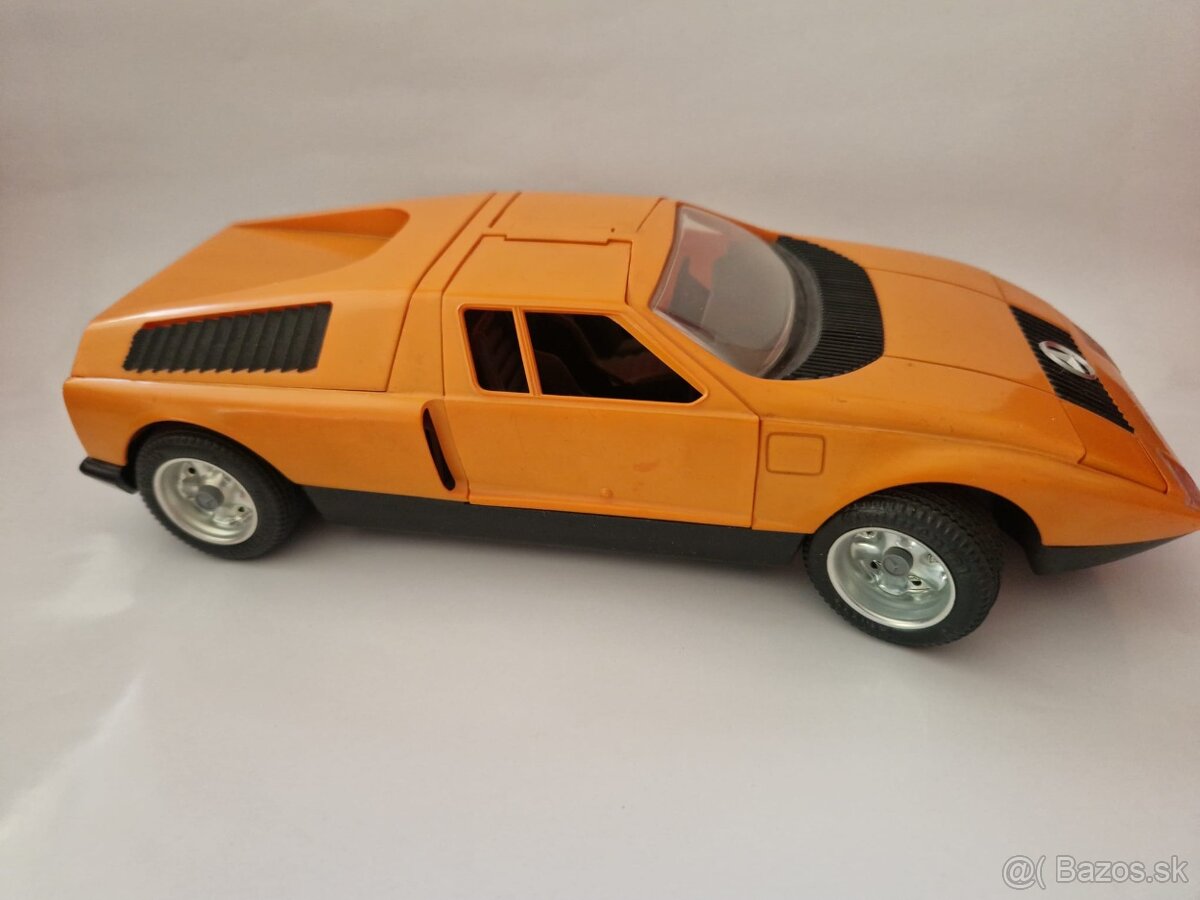 Model auta MERCEDES  C111