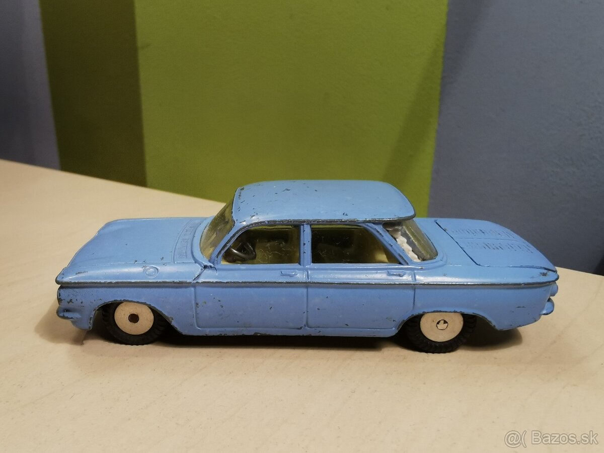 Corgi toys Chevrolet Corvair