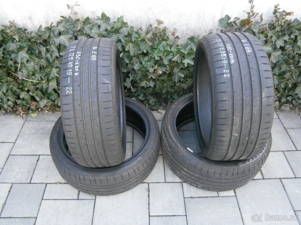 Predám 4x letné pneu Goodyear 2x 225/40 R19 a 2x 255 35 R19