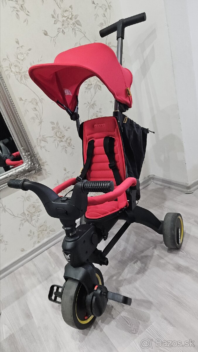 Doona Liki Trike S5 - detská trojkolka, červená