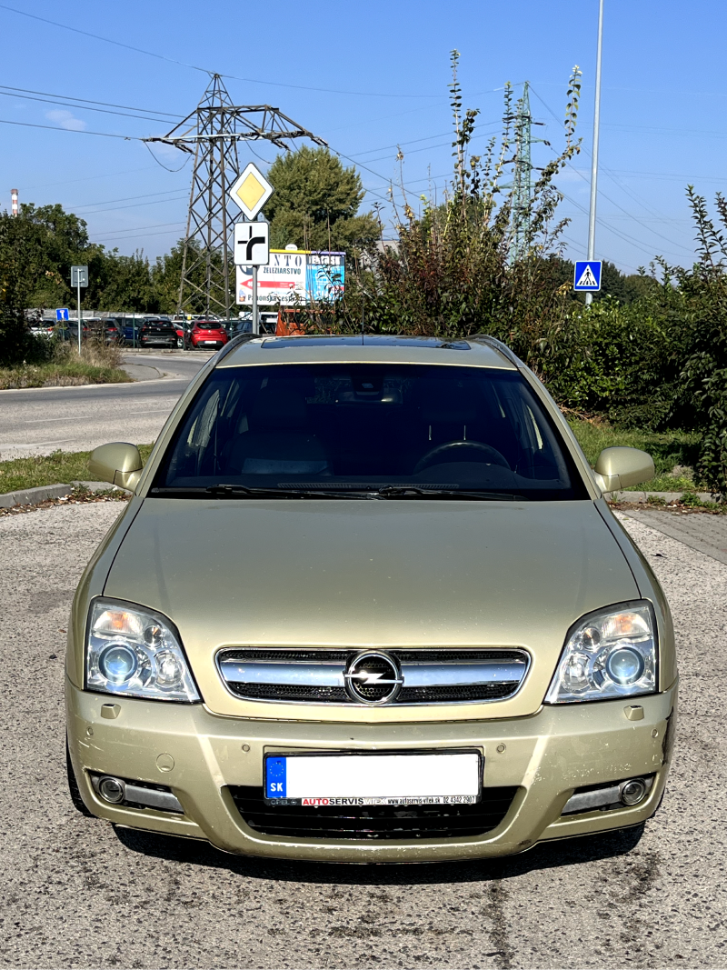 Predám OPEL SIGNUM 3.0 V6 CDTI COSMO A/T (HATCHBACK) 2004