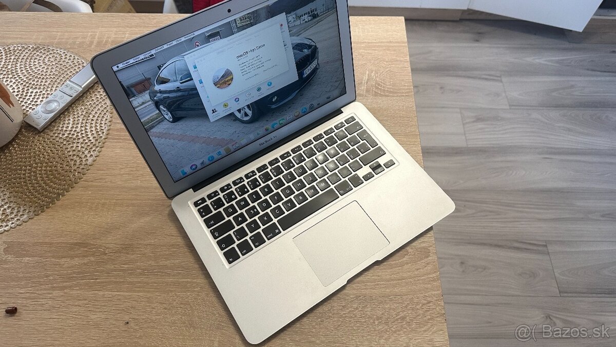 MacBook Air (13-palcový, 2017)