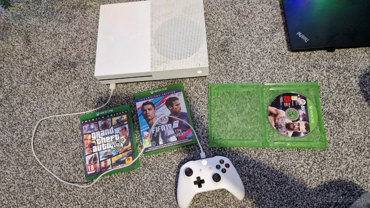 Xbox One S 500GB + joypad a hry