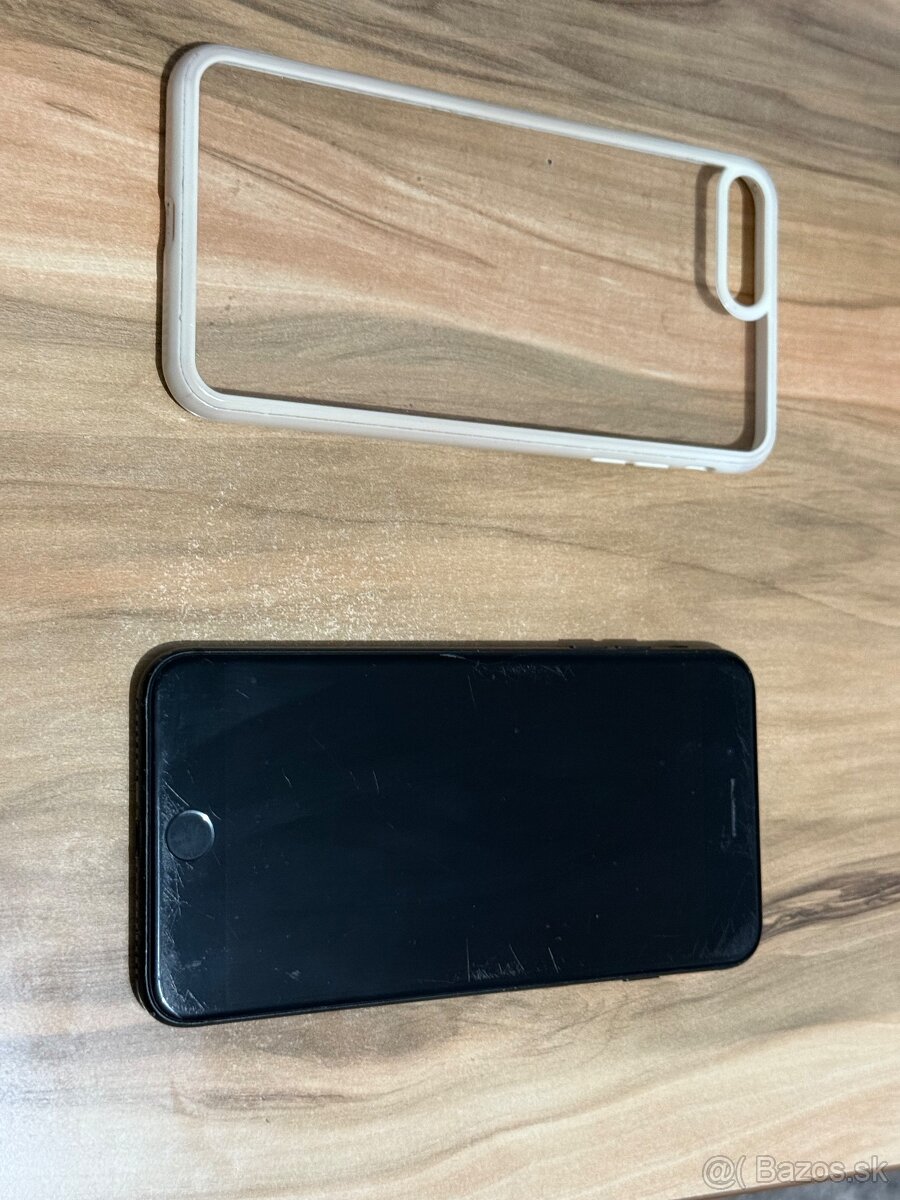 Predám Apple iPhone 7 Plus 128GB Známky používania