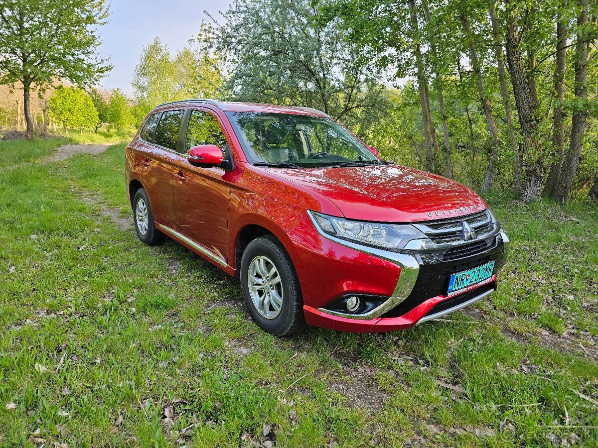 Mitsubishi Outlander 2,0 PHEV 4x4 SUV, alcantara