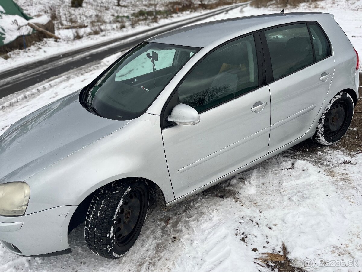 Predám Volkswagen golf 5