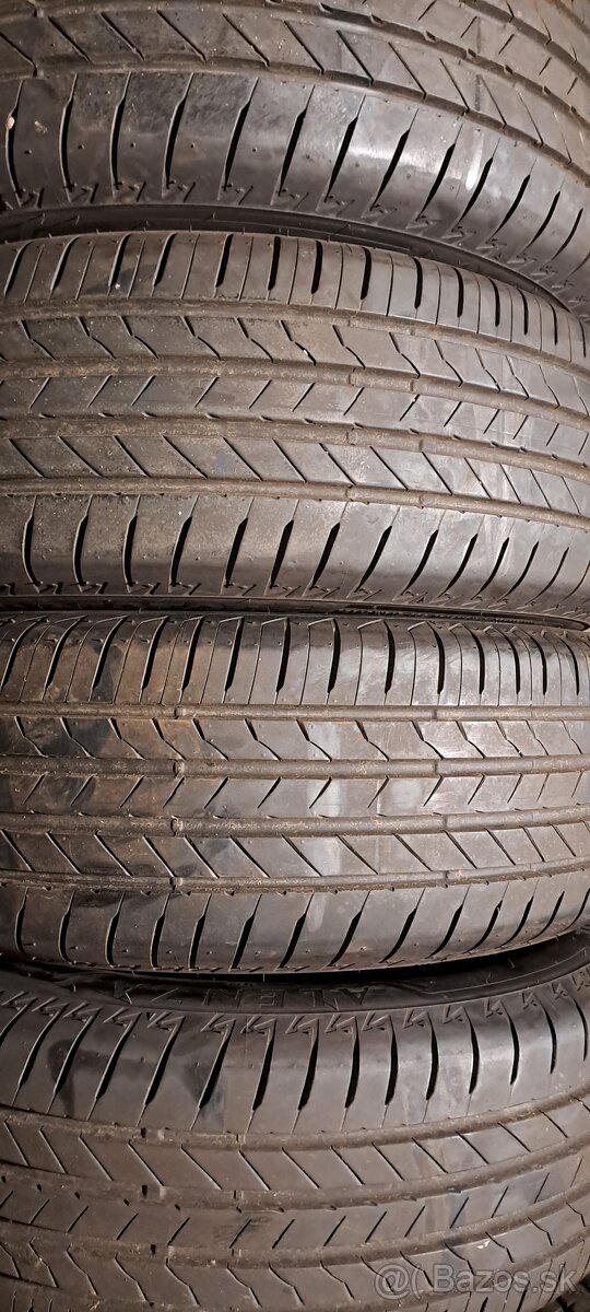 Predám 4ks jazdené letné 225/65r17-102H Bridgestone top stav