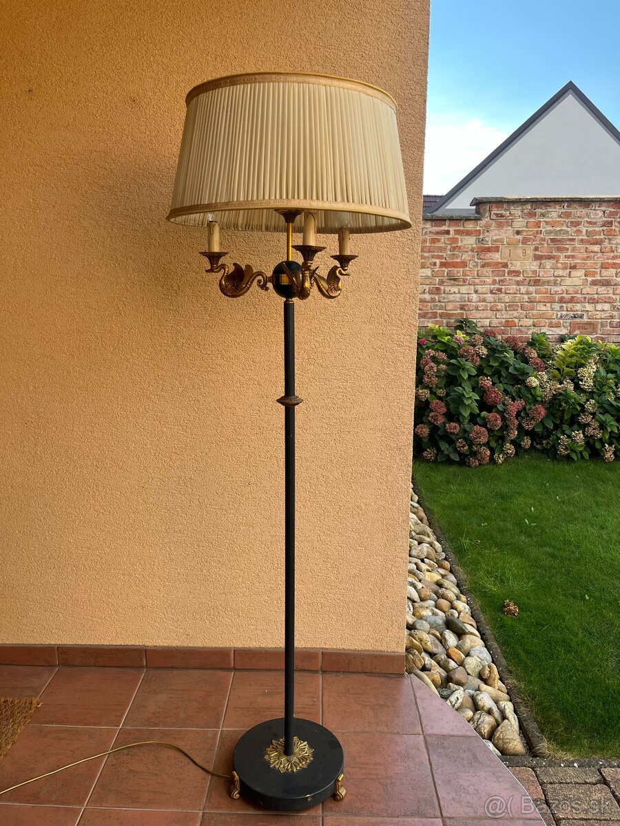 Empírová stojaca lampa