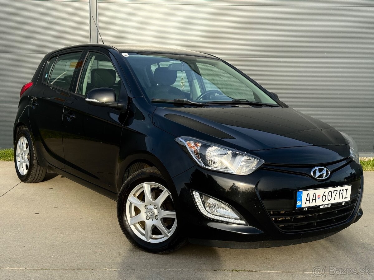 HYUNDAI i20 2013 benzín TOP