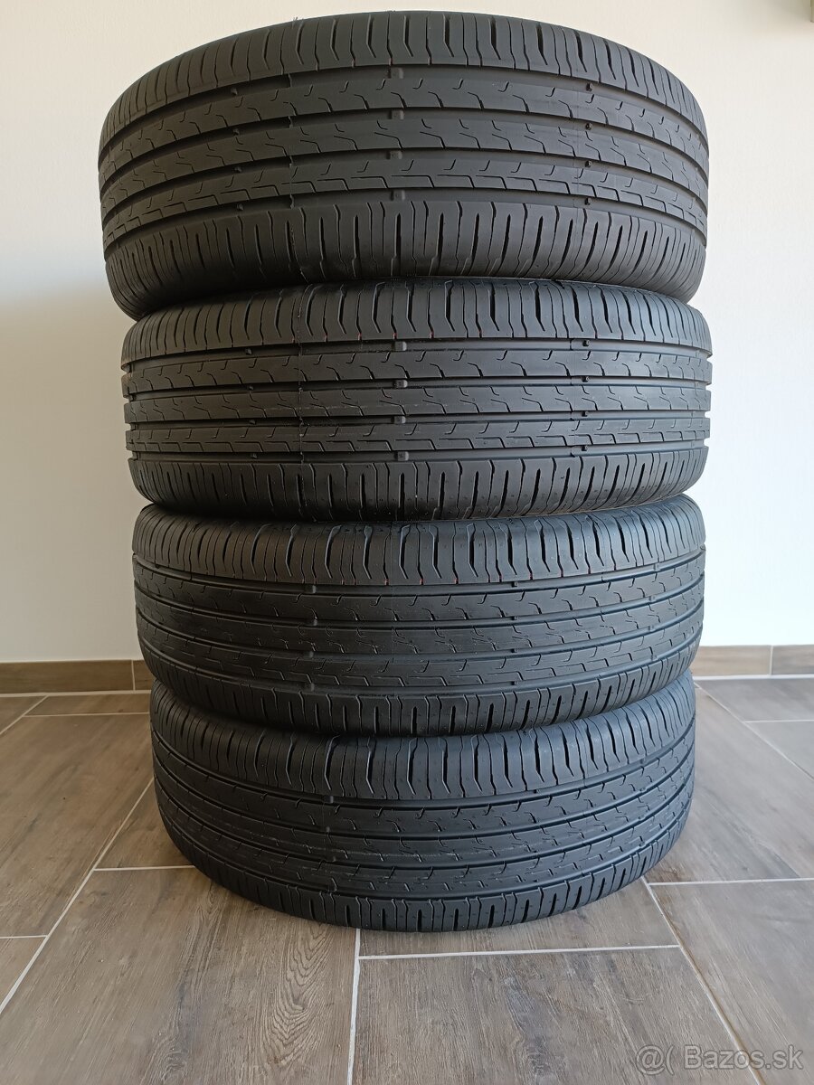 215/60 R17 Continental