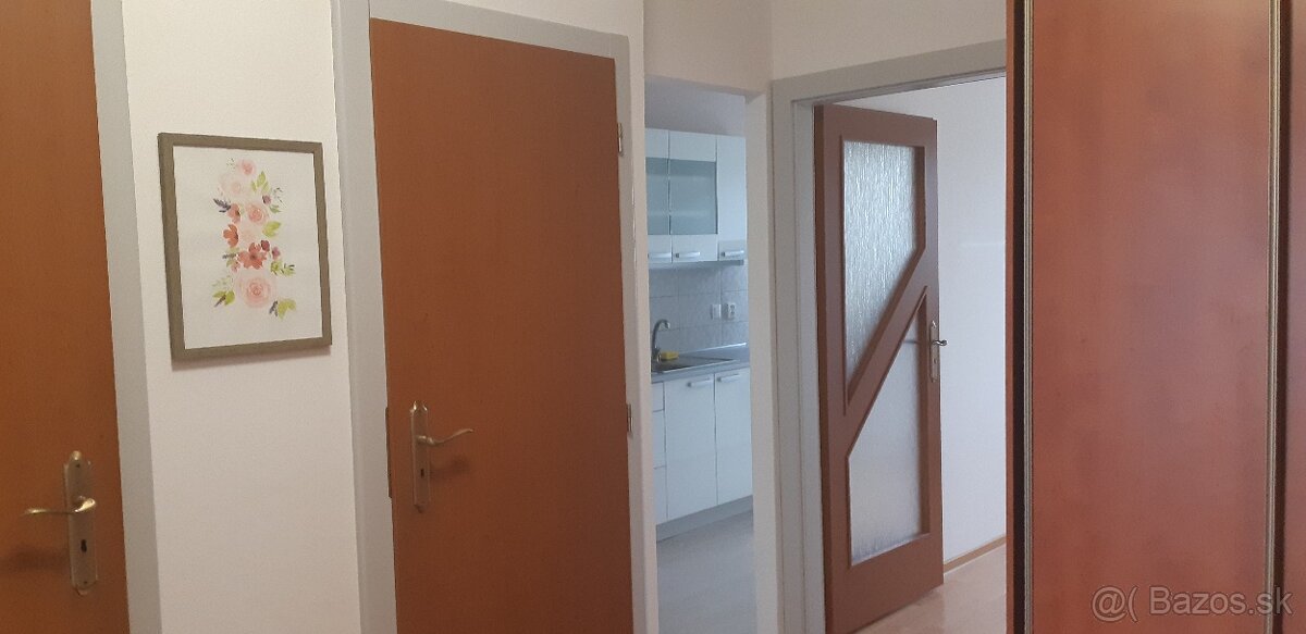 3-izbový byt po rekonštrukcii, 64 m2, Košice – KVP