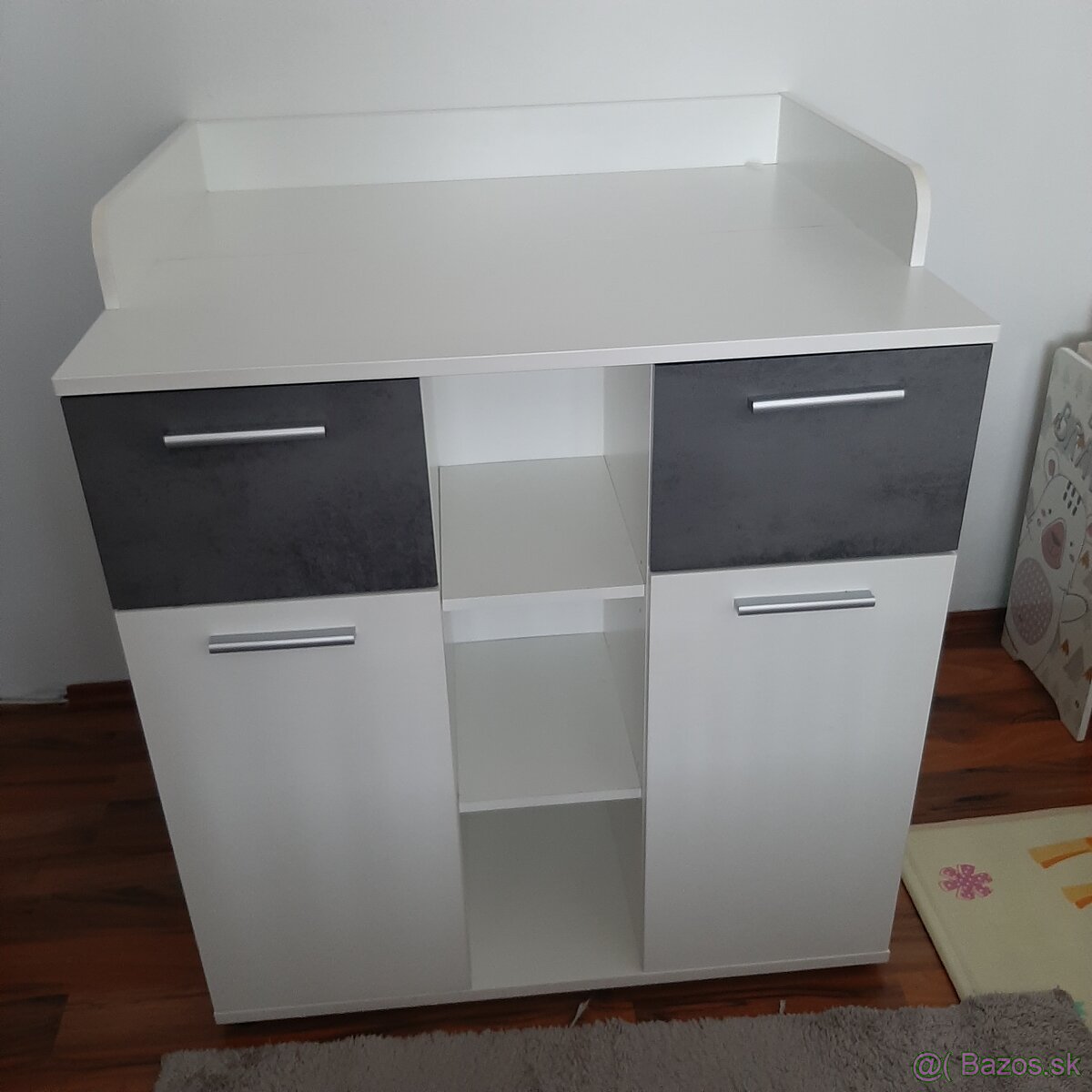 Prebalovací pult s komodou