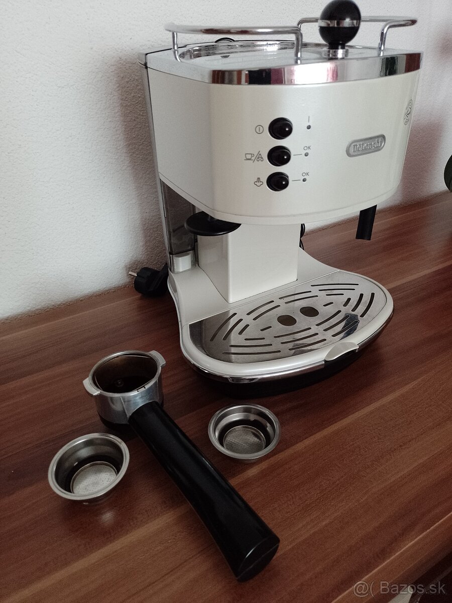 Pákový kávovar Delonghi