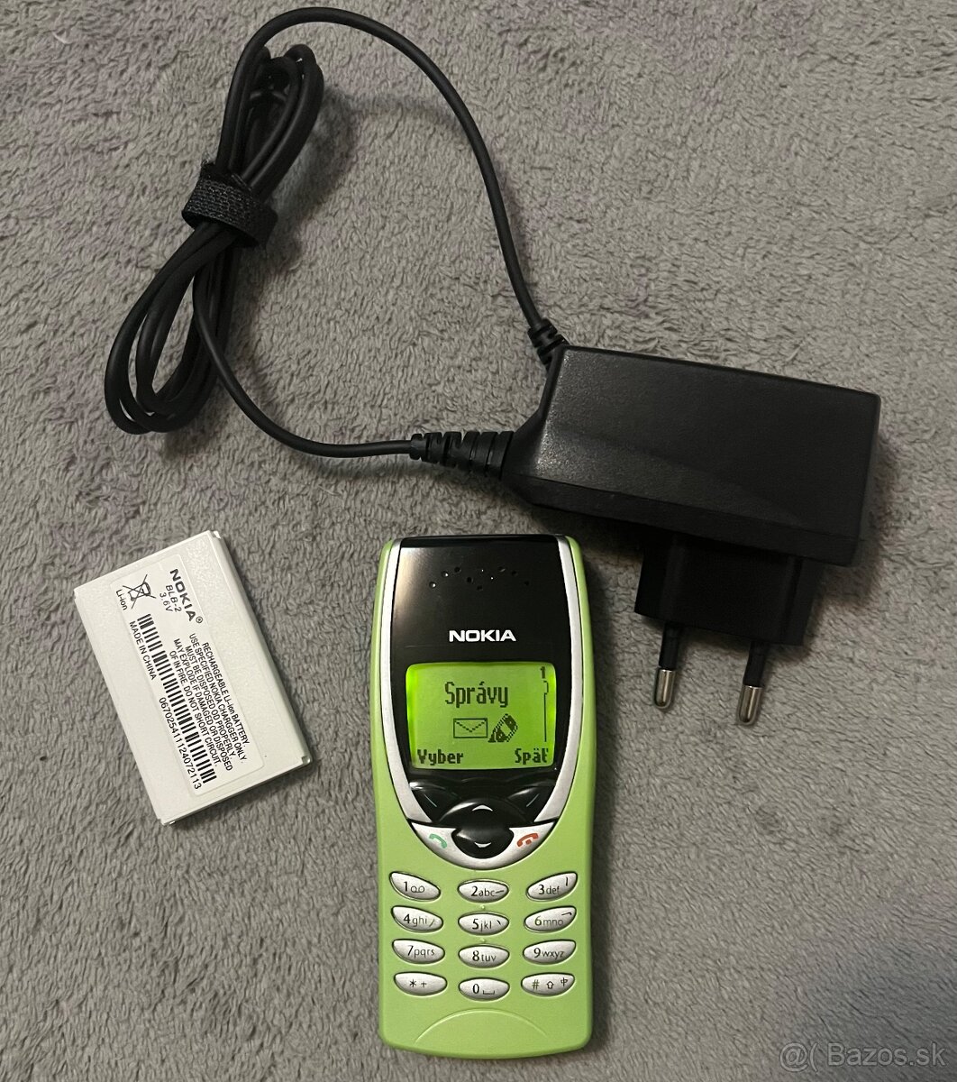 Nokia 8210