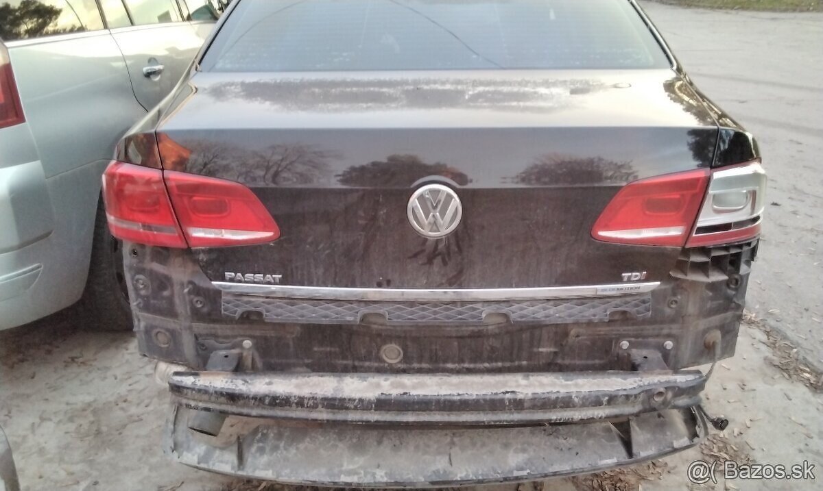 Volkswagen Passat B7 1.6 TDCI 2011 predám DVERE, 03L130277B