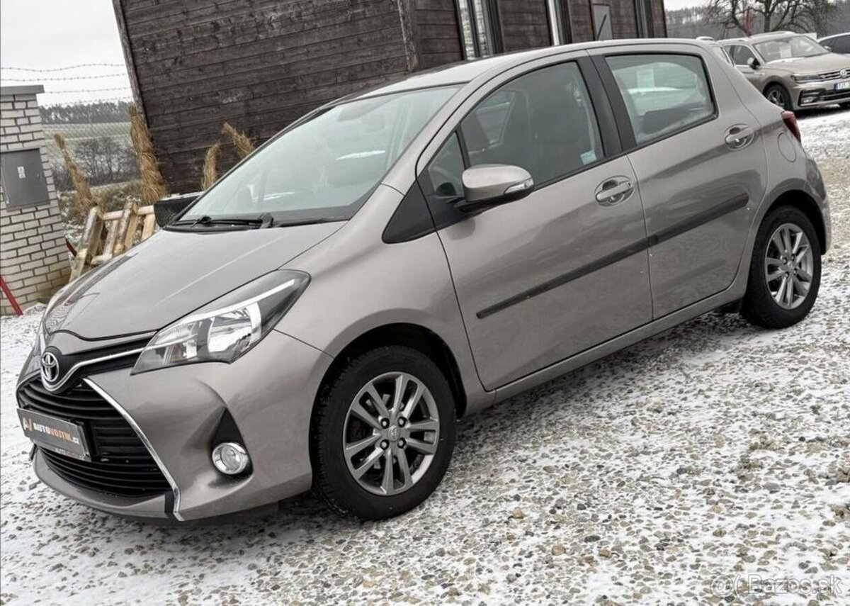 Toyota Yaris 1,3 VVT-i NOVÉ V ČR,SERVISKA benzín manuál