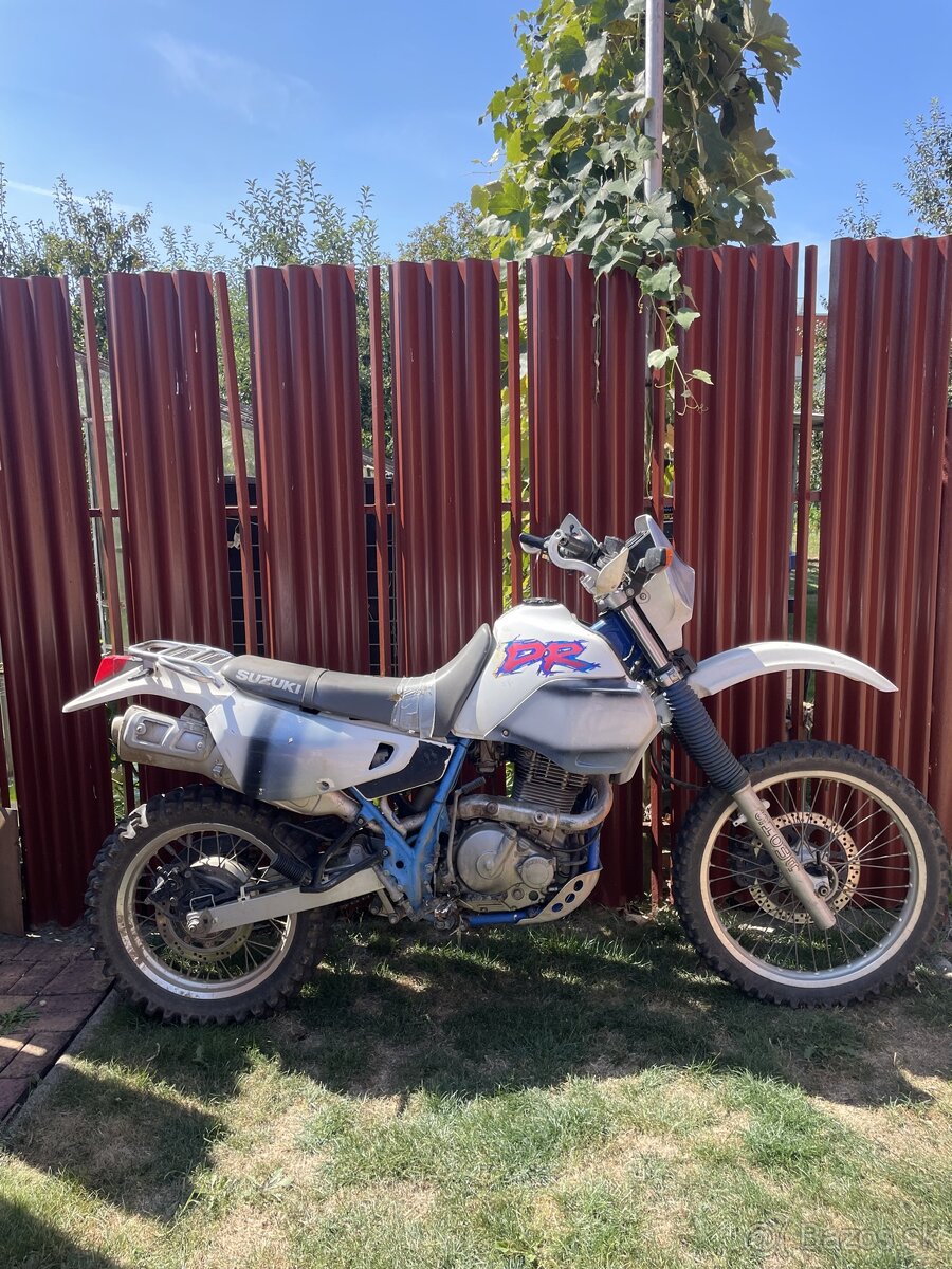 Suzuki dr650