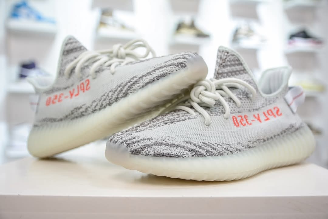 Adidas YeezyBoost 350V2“Blue Tint”