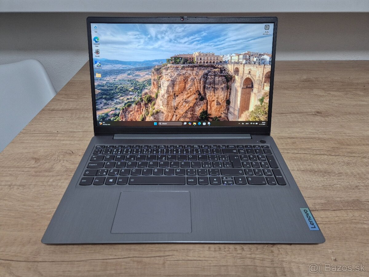 IdeaPad 3 15ALC6 /AMD Ryzen 7-5700U/16GB RAM/512GB SSD