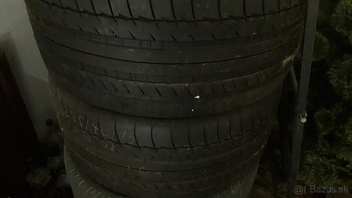 Pneu 255/45 R19