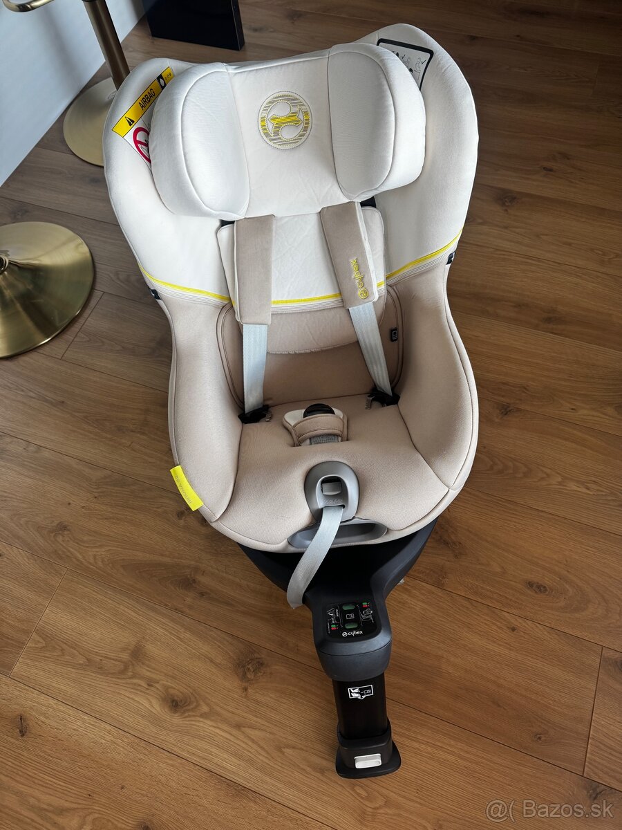 Otočná autosedačka CYBEX Sirona S2 Beige