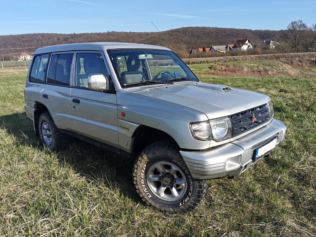 MITSUBISHI PAJERO INVITE GL 2.5TD 4x4 Model 2004