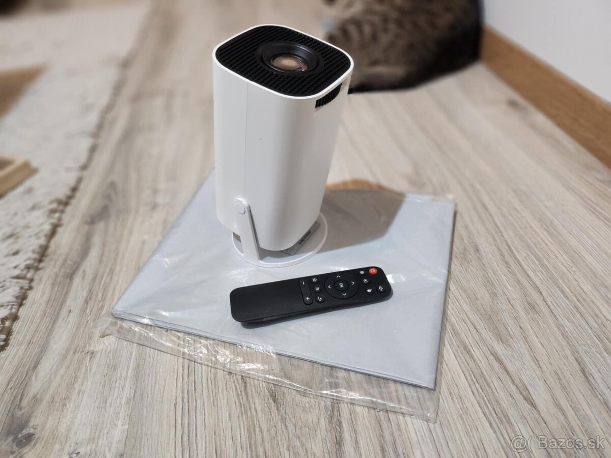 P30 Smart Mini Projector Android 12+ platno