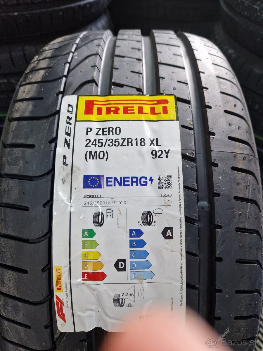 Pirelli  245/35 R18 letne