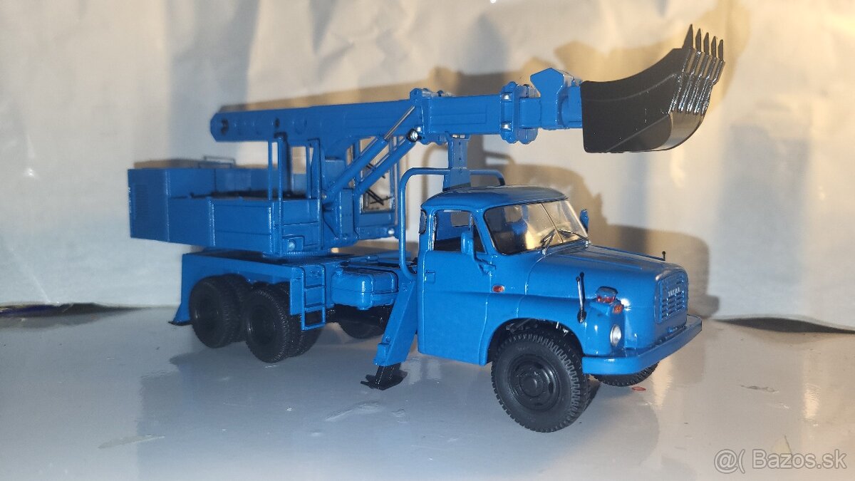 Tatra 148 uds 110 1:43