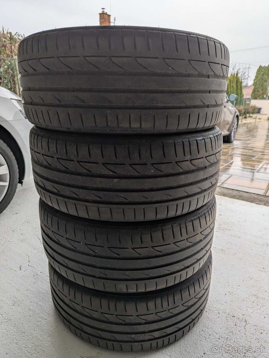 Predám Bridgestone Potenza S001 235/40 R19 96W Letné