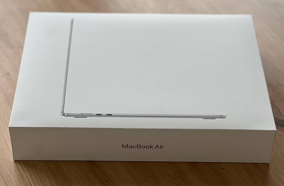 MacBook Air 15 Apple M4 / M3 - Silver / Midnight