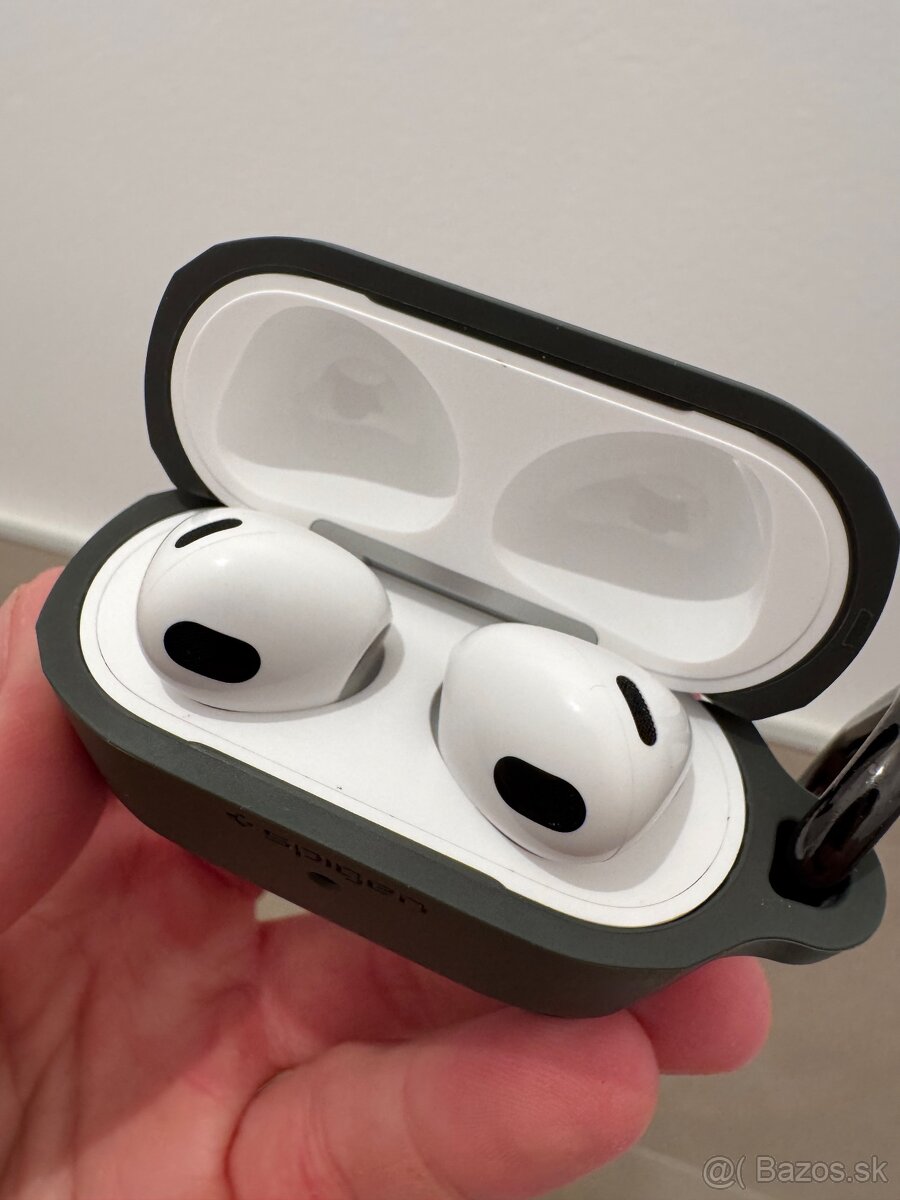 Apple AirPods 3 s MagSafe