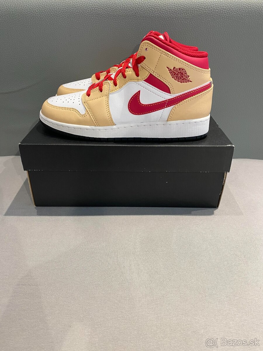 Jordan 1 Mid "Beige Red" (GS)