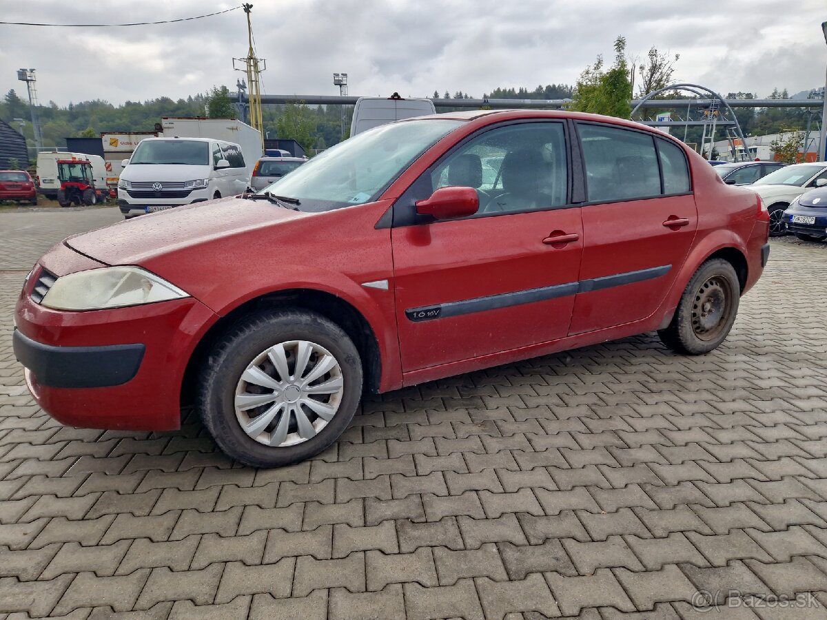 Predám Renault Megane sedan 1.6 benzín r.v.12/2004