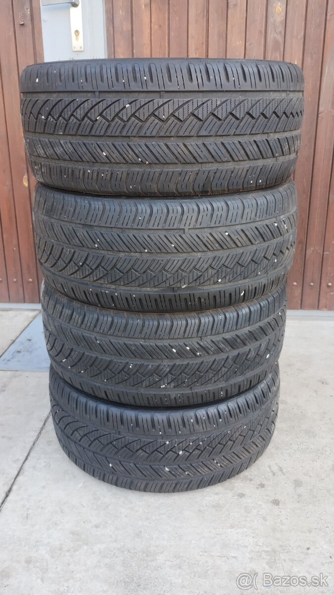 2 ks zimne pneu 205/45R17