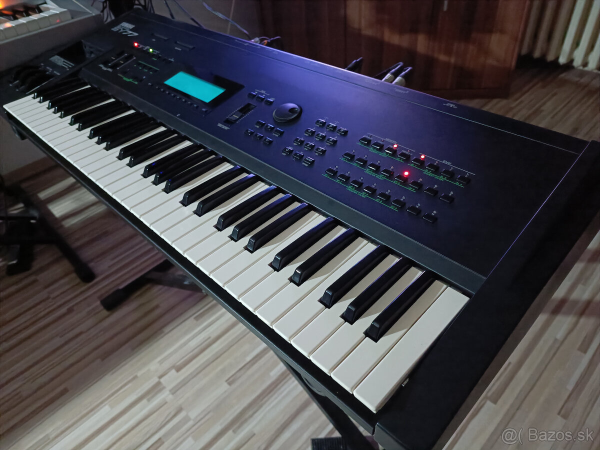 Yamaha SY77