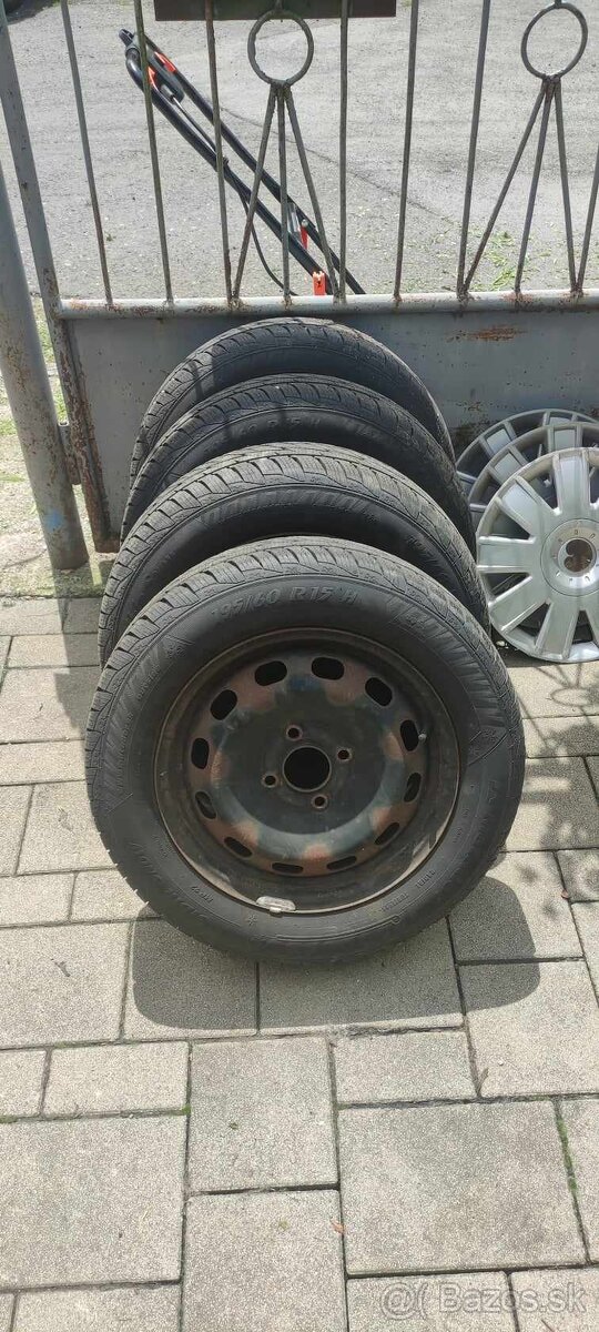 Matador Sibirsnow 195/65 R15 + plechové disky