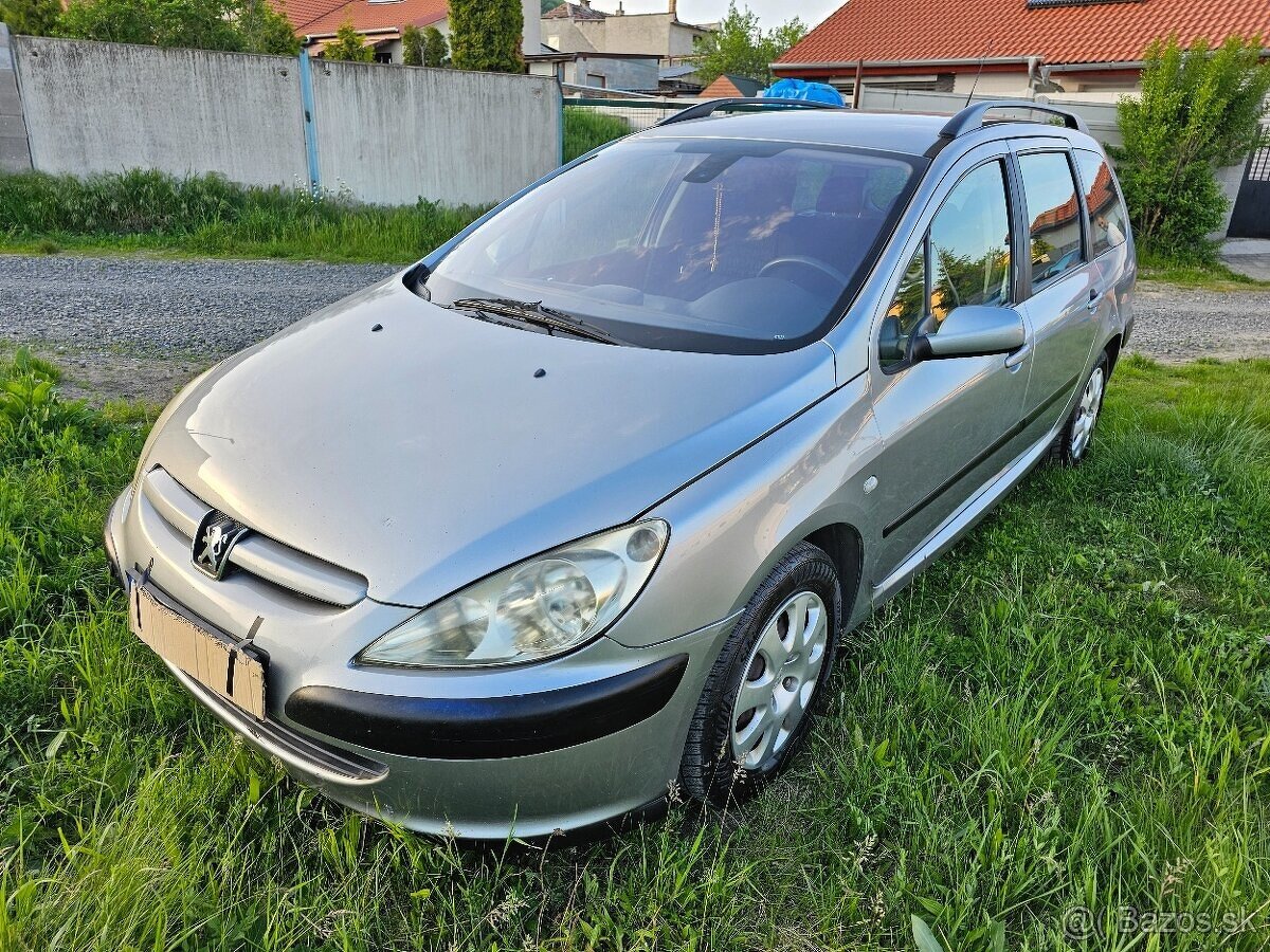 Predám úsporný a priestranný Citroen C- Elysee - r.v. 2019