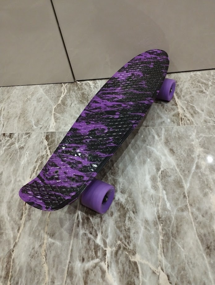 Pennyboard-čierno fialový