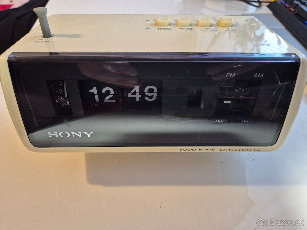 Rádiobudík Sony 8FC-100E