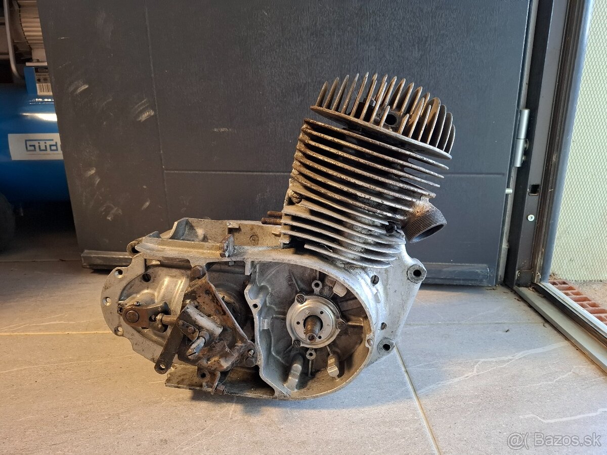 Čz 175/501 motor