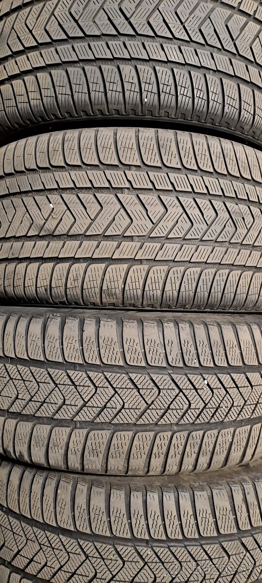 Predám zimný dvojrozmer 275/45r20+305/40r20 PirelliRSC