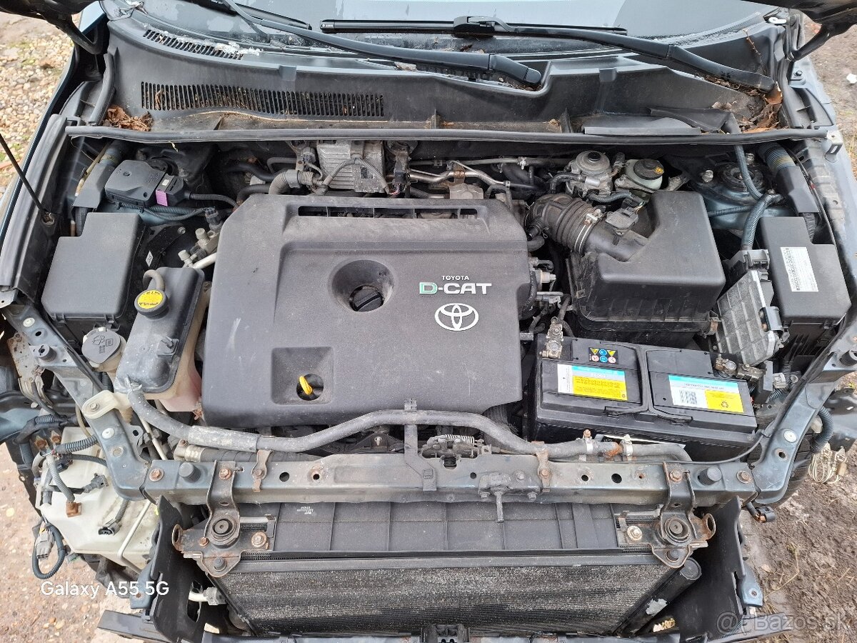 Toyota rav4 2,2dcat motor 130kw