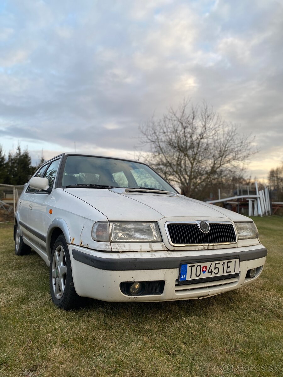 Škoda Felícia s krídlom