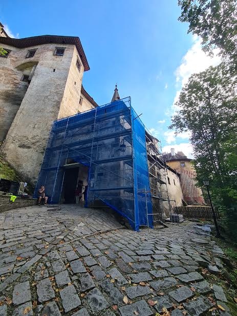 Prenájom lešenie, stavebné sklzy, šalovacie svorky